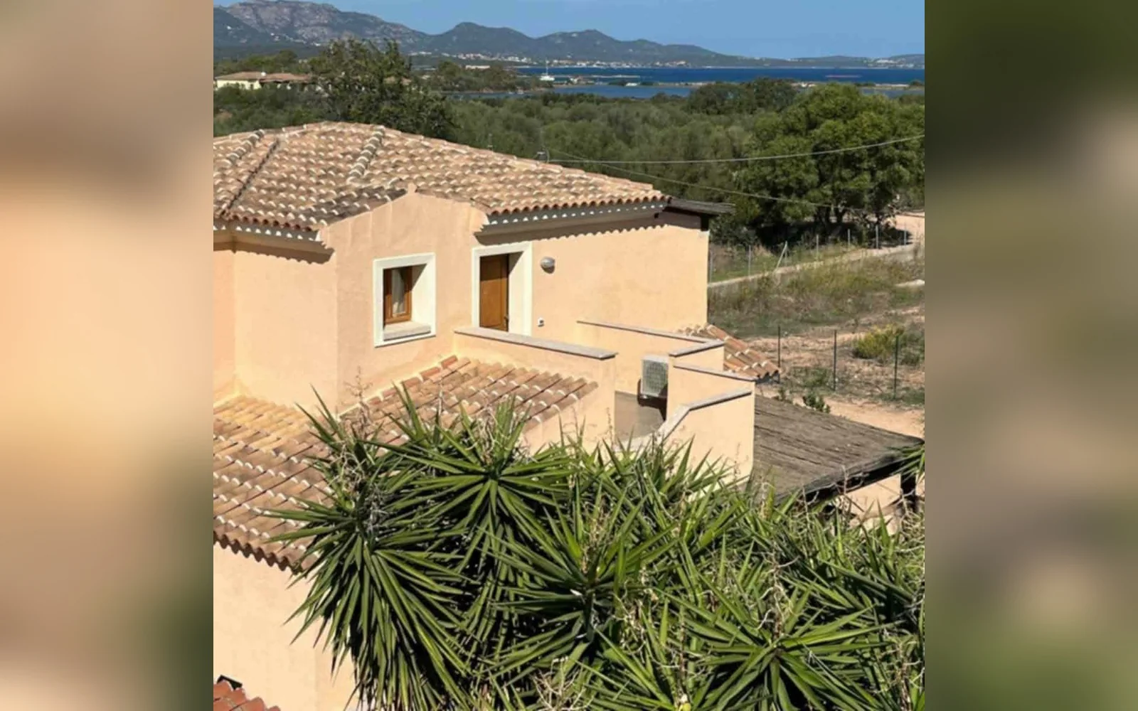 Casa Nina, olbia (murta maria) (Sardegna) — galleria foto 2, la casa vista dall'alto con il mare sullo sfondo
